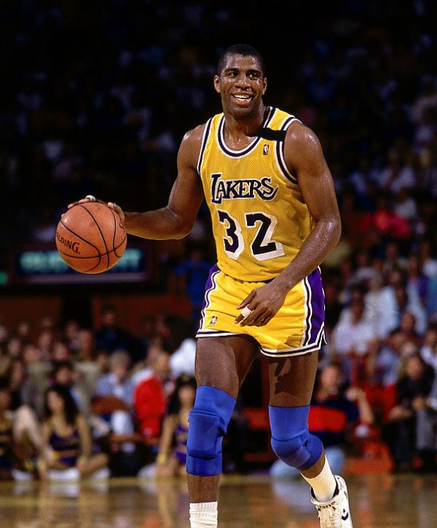 前腰与边锋 前腰与边锋